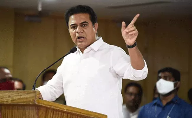 KTR : రైతులను కూలీలుగా మార్చేందుకు కేంద్రం ప్రయత్నిస్తోంది : కేటీఆర్ KTR : రైతులను కూలీలుగా మార్చేందుకు కేంద్రం ప్రయత్నిస్తోంది : కేటీఆర్