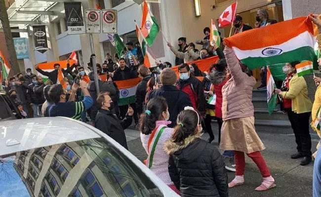 Canada : కెనడాలో ఉంటున్న భారతీయులకు హెచ్చరిక..