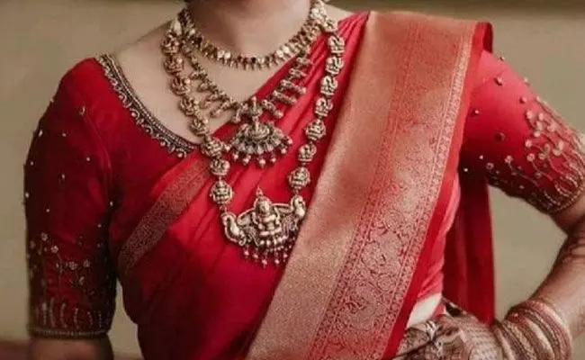 Gold and Silver Rates Today : పెరిగిన బంగారం, నిలకడగా వెండి ధరలు.. Gold and Silver Rates Today : పెరిగిన బంగారం, నిలకడగా వెండి ధరలు..