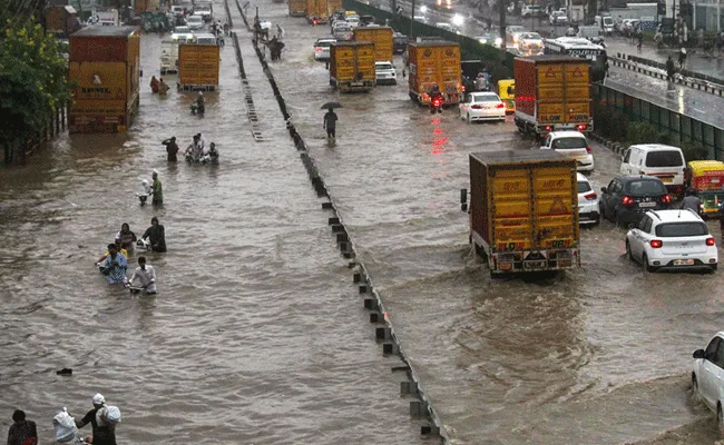 North India Rains : ఉత్తర భారతాన్ని ముంచెత్తుతున్న భారీ వర్షాలు.. North India Rains : ఉత్తర భారతాన్ని ముంచెత్తుతున్న భారీ వర్షాలు..