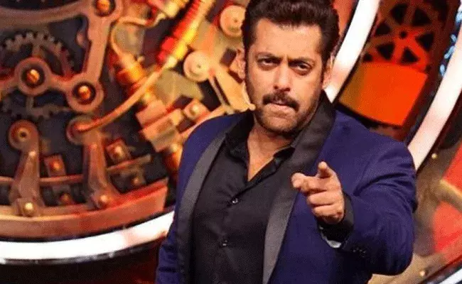 Salman Khan : బిగ్బాస్ వెయ్యి కోట్ల రెమ్యునరేషన్పై సల్మాన్ ఖాన్ ఏమన్నారంటే..? Salman Khan : బిగ్బాస్ వెయ్యి కోట్ల రెమ్యునరేషన్పై సల్మాన్ ఖాన్ ఏమన్నారంటే..?