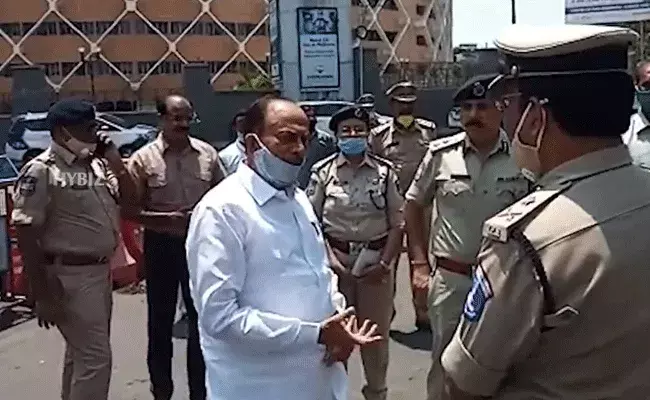 Hyderabad : బిర్యానీ కోసం గొడవ.. హోంమంత్రికి అర్థరాత్రి ఫోన్..