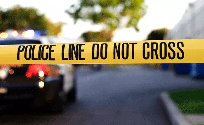 Crime News: ప్రియురాలిని కాల్చి చంపాడు.. పారిపోతూ యాక్సిడెంట్ లో అతడు కూడా.. Crime News: ప్రియురాలిని కాల్చి చంపాడు.. పారిపోతూ యాక్సిడెంట్ లో అతడు కూడా..