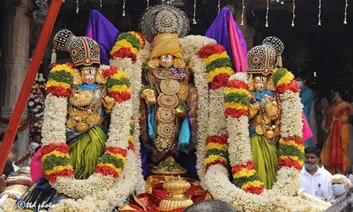 Srivari Brahmotsavam: ఘనంగా తిరుమల శ్రీవారి సాలకట్ల బ్రహ్మోత్సవాలు.. Srivari Brahmotsavam: ఘనంగా తిరుమల శ్రీవారి సాలకట్ల బ్రహ్మోత్సవాలు..