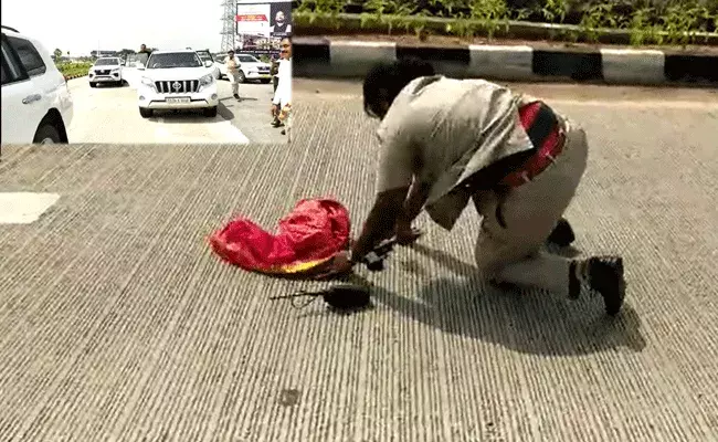 KCR Warangal Tour : కేసీఆర్ వరంగల్ పర్యటనలో అపశృతి..