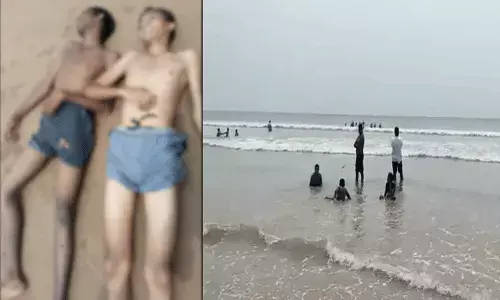 Baptla : బాపట్లలో విషాదం.. ఈతకు వెళ్లిన ఏడుగురు యువకులు గల్లంతు.. Baptla : బాపట్లలో విషాదం.. ఈతకు వెళ్లిన ఏడుగురు యువకులు గల్లంతు..