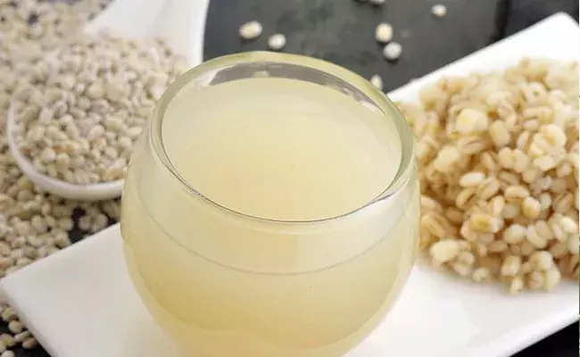 Barley Water : బార్లీ వాటర్తో బరువు తగ్గొచ్చు.. కొలెస్ట్రాల్ కూడా కంట్రోల్.. Barley Water : బార్లీ వాటర్తో బరువు తగ్గొచ్చు.. కొలెస్ట్రాల్ కూడా కంట్రోల్..