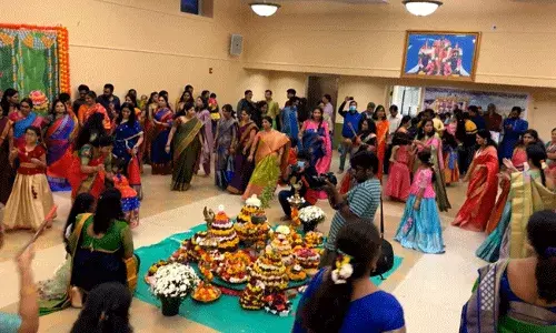 Pitsburg Bathukamma : పిట్స్బర్గ్లో ఘనంగా బతుకమ్మ సంబరాలు.. Pitsburg Bathukamma : పిట్స్బర్గ్లో ఘనంగా బతుకమ్మ సంబరాలు..