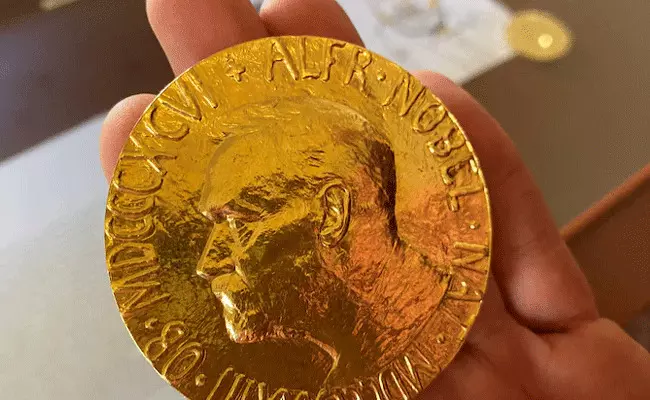 Nobel Peace Prize : ఈ ఏడాది నోబెల్ శాంతి పురస్కారం ఎవరికంటే..? Nobel Peace Prize : ఈ ఏడాది నోబెల్ శాంతి పురస్కారం ఎవరికంటే..?