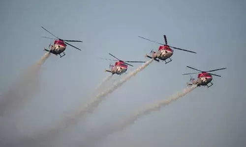 Air Force Day : చండీగఢ్లో ఘనంగా 90వ ఎయిర్ ఫోర్స్ డేే ఉత్సవాలు.. ఆకట్టుకుంటున్న ఎయిర్ షో.. Air Force Day : చండీగఢ్లో ఘనంగా 90వ ఎయిర్ ఫోర్స్ డేే ఉత్సవాలు.. ఆకట్టుకుంటున్న ఎయిర్ షో..