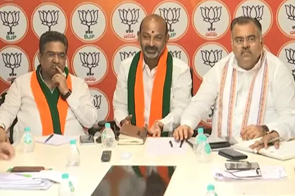 Telangana BJP : హాట్ హాట్గా తెలంగాణ బీజేపీ మీటింగ్.. Telangana BJP : హాట్ హాట్గా తెలంగాణ బీజేపీ మీటింగ్..
