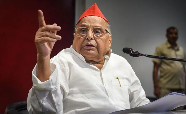 Mulayam Singh Yadav: ఉత్తర్ప్రదేశ్ మాజీ సీఎం, సమాజ్ వాదీ పార్టీ వ్యవస్థాపకులు ములాయం సింగ్ యాదవ్ కన్నుమూత Mulayam Singh Yadav: ఉత్తర్ప్రదేశ్ మాజీ సీఎం, సమాజ్ వాదీ పార్టీ వ్యవస్థాపకులు ములాయం సింగ్ యాదవ్ కన్నుమూత