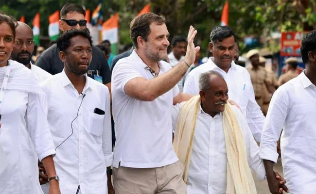 Rahul Jodo Yatra 36th day: రాహుల్ పాదయాత్ర 36వ రోజు.. పెద్ద సంఖ్యలో నేతలు, కార్యకర్తలు ఆయన వెంట.. Rahul Jodo Yatra 36th day: రాహుల్ పాదయాత్ర 36వ రోజు.. పెద్ద సంఖ్యలో నేతలు, కార్యకర్తలు ఆయన వెంట..