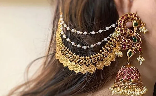 Gold and Silver Rates Today : తగ్గిన బంగారం, వెండి ధరలు.. ఈ రోజు మార్కెట్లో ఈ విధంగా.. Gold and Silver Rates Today : తగ్గిన బంగారం, వెండి ధరలు.. ఈ రోజు మార్కెట్లో ఈ విధంగా..