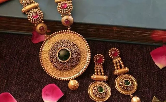 Gold and Silver Rates Today : పెరిగిన బంగారం, వెండి ధరలు.. ఈ రోజు మార్కెట్లో ఈ విధంగా.. Gold and Silver Rates Today : పెరిగిన బంగారం, వెండి ధరలు.. ఈ రోజు మార్కెట్లో ఈ విధంగా..