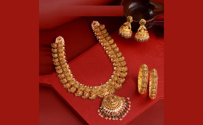 Gold and Silver Rates Today : తగ్గిన బంగారం, నిలకడగా ఉన్న వెండి ధరలు.. ఈ రోజు మార్కెట్లో ఈ విధంగా..