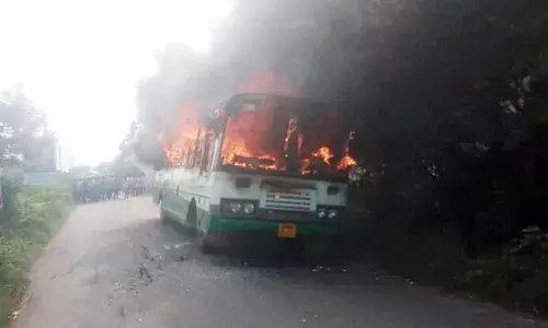 APSRTC: ఆర్టీసీ బస్సు దగ్ధం.. 60 మంది ప్రయాణీకులు సురక్షితం