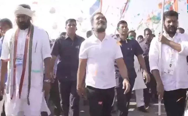 Bharat Jodo Yatra: తెలంగాణలో భారత్ జోడో యాత్ర రెండో రోజు.. Bharat Jodo Yatra: తెలంగాణలో భారత్ జోడో యాత్ర రెండో రోజు..