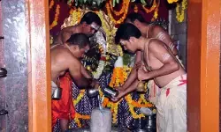 Karteeka Somavaram: కార్తీక మాసం మొదటి సోమవారం.. భక్తులతో కిటకిటలాడుతున్న శైవ క్షేత్రాలు