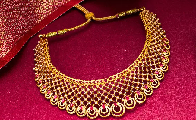 Gold and Silver Rates Today : బంగారం, వెండి ధరల్లో మార్పు లేదు.. నిన్నటి మాదిరిగానే.. Gold and Silver Rates Today : బంగారం, వెండి ధరల్లో మార్పు లేదు.. నిన్నటి మాదిరిగానే..