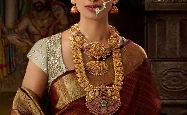 Gold and Silver Rates Today : తగ్గిన బంగారం, పెరిగిన వెండి ధరలు.. ఈ రోజు మార్కెట్లో ఈ విధంగా.. Gold and Silver Rates Today : తగ్గిన బంగారం, పెరిగిన వెండి ధరలు.. ఈ రోజు మార్కెట్లో ఈ విధంగా..