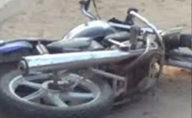 Hyderabad: ఘోర రోడ్డు ప్రమాదం.. ఇద్దరు విద్యార్థులు మృతి Hyderabad: ఘోర రోడ్డు ప్రమాదం.. ఇద్దరు విద్యార్థులు మృతి