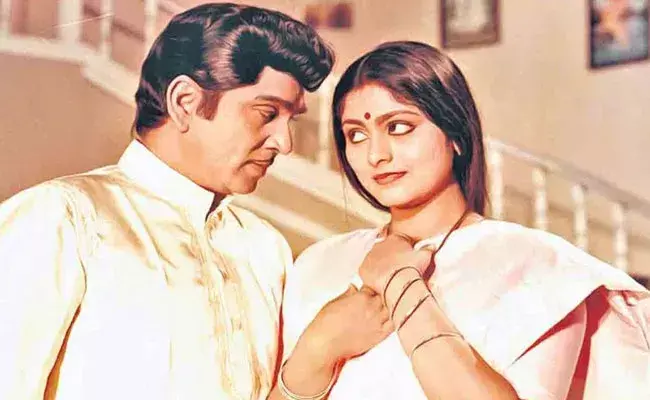 ANR Movie: 82 లో తీసిన ఏఎన్నార్ చిత్రం.. ఈ రోజు 250 థియేటర్లలో.. ANR Movie: 82 లో తీసిన ఏఎన్నార్ చిత్రం.. ఈ రోజు 250 థియేటర్లలో..