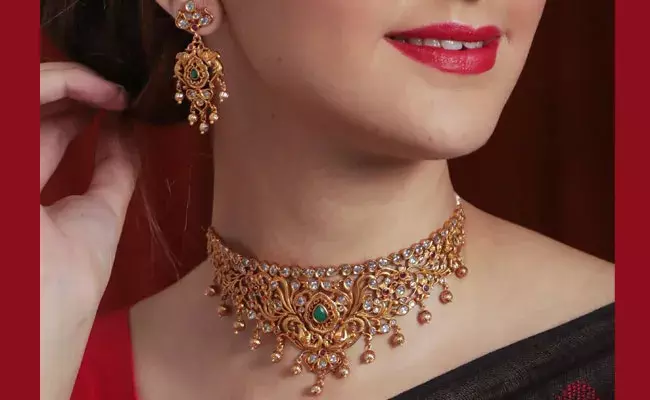 Gold and Silver Rates Today : పెరిగిన బంగారం, తగ్గిన వెండి ధరలు.. ఈ రోజు మార్కెట్లో ఈ విధంగా.. Gold and Silver Rates Today : పెరిగిన బంగారం, తగ్గిన వెండి ధరలు.. ఈ రోజు మార్కెట్లో ఈ విధంగా..