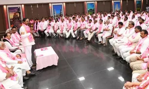 TRS Meeting: తెలంగాణ భవన్‌లో ఇవాళ టీఆర్ఎస్ కార్యవర్గ సమావేశం..