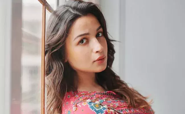 Alia Bhatt: అమ్మగా మారిన అలియా.. అభిమానుల కోసం..