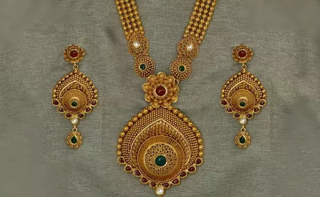 Gold and Silver Rates Today : పెరిగిన బంగారం, తగ్గిన వెండి ధరలు.. ఈ రోజు మార్కెట్లో ఈ విధంగా.. Gold and Silver Rates Today : పెరిగిన బంగారం, తగ్గిన వెండి ధరలు.. ఈ రోజు మార్కెట్లో ఈ విధంగా..