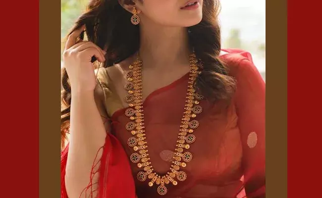 Gold and Silver Rates Today : నిలకడగా బంగారం, పెరిగిన వెండి ధరలు.. ఈ రోజు మార్కెట్లో ఈ విధంగా.. Gold and Silver Rates Today : నిలకడగా బంగారం, పెరిగిన వెండి ధరలు.. ఈ రోజు మార్కెట్లో ఈ విధంగా..