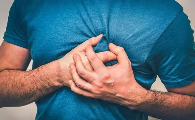Heart Attack and Sudden Cardiac Arrest : గుండెపోటు - కార్డియాక్ అరెస్ట్: ఏంటి రెంటికీ తేడా.. Heart Attack and Sudden Cardiac Arrest : గుండెపోటు - కార్డియాక్ అరెస్ట్: ఏంటి రెంటికీ తేడా..