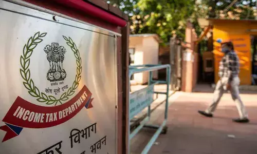 IT Raids in Telugu States: రియల్‌ ఎస్టేట్‌ వ్యాపారుల ఇళ్లల్లోనూ ఐటీ తనిఖీలు