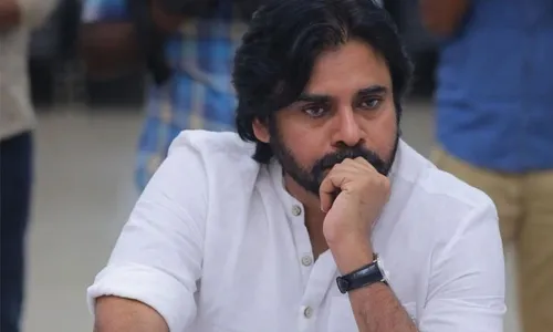 Pawan Kalyan: పవన్‌కు ఫ్యాన్స్ వార్నింగ్.. ఆ సినిమా చేస్తే ఆత్మహత్య