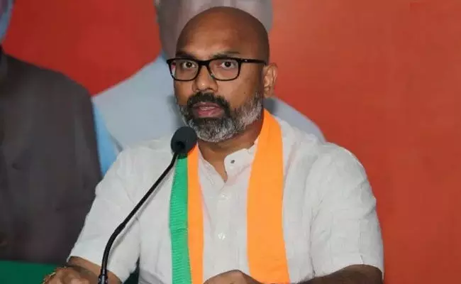 Dharmapuri Arvind: కేసీఆర్ చేసేది శంకుస్థాపనలే.. ప్రారంభోత్సవాలు కాదు: బీజేపీ ఎంపీ Dharmapuri Arvind: కేసీఆర్ చేసేది శంకుస్థాపనలే.. ప్రారంభోత్సవాలు కాదు: బీజేపీ ఎంపీ