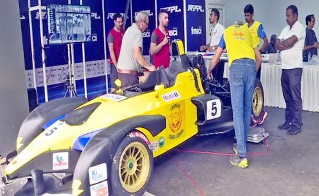 Indian Racing: నగరంలో రెండు రోజులు కార్ రేసింగ్ పోటీలు.. Indian Racing: నగరంలో రెండు రోజులు కార్ రేసింగ్ పోటీలు..