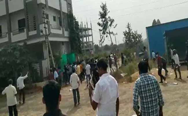 Manneguda Kidnap Case: మన్నెగూడ యువతి కిడ్నాప్.. అచ్చం సినిమా సీన్ Manneguda Kidnap Case: మన్నెగూడ యువతి కిడ్నాప్.. అచ్చం సినిమా సీన్