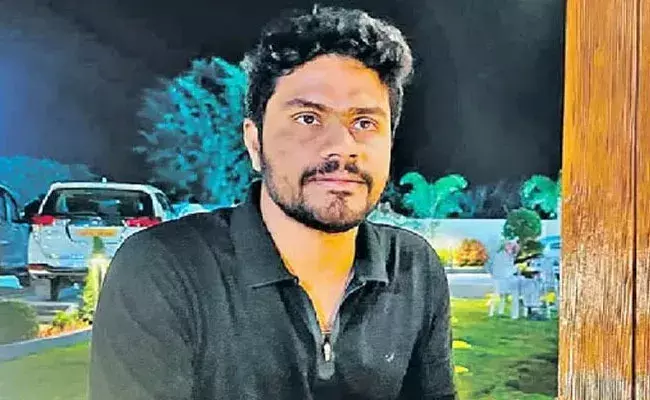 Manneguda Kidnap Case: నవీన్ రెడ్డి వ్యవహార శైలిపై కొత్త విషయాలు వెలుగులోకి.. Manneguda Kidnap Case: నవీన్ రెడ్డి వ్యవహార శైలిపై కొత్త విషయాలు వెలుగులోకి..