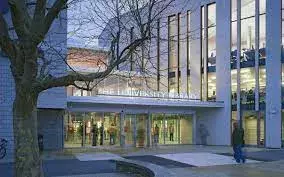 వర్ణ వివక్షపై దేశీయ మహిళ న్యాయపోరాటం; బ్రిటీష్ విశ్వవిద్యాలయంపై విజయం