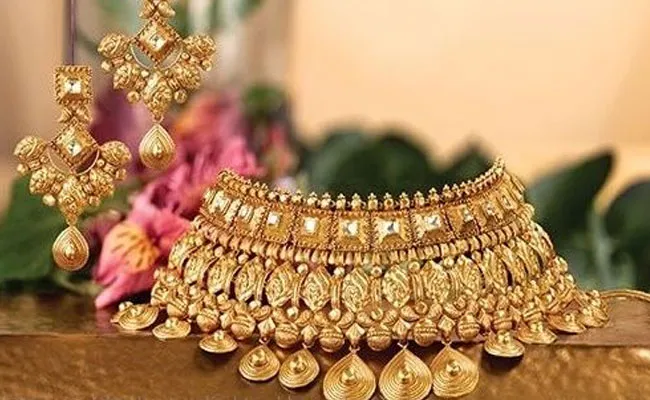 Gold and Silver Rates Today : తగ్గిన బంగారం, వెండి ధరలు.. ఈ రోజు మార్కెట్లో ఈ విధంగా.. Gold and Silver Rates Today : తగ్గిన బంగారం, వెండి ధరలు.. ఈ రోజు మార్కెట్లో ఈ విధంగా..