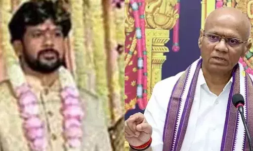 TTD EO Dharma Reddy: టీటీడీ ఈవో ధర్మారెడ్డి కుమారుడు కన్నుమూత.. వచ్చే నెలలో పెళ్లి.. అంతలోనే విషాదం TTD EO Dharma Reddy: టీటీడీ ఈవో ధర్మారెడ్డి కుమారుడు కన్నుమూత.. వచ్చే నెలలో పెళ్లి.. అంతలోనే విషాదం