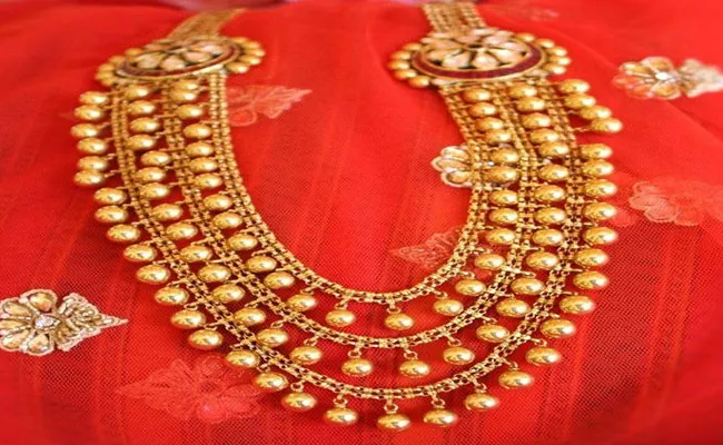 Gold and Silver Rates Today : పెరిగిన బంగారం, నిలకడగా వెండి ధరలు.. ఈ రోజు మార్కెట్లో ఈ విధంగా.. Gold and Silver Rates Today : పెరిగిన బంగారం, నిలకడగా వెండి ధరలు.. ఈ రోజు మార్కెట్లో ఈ విధంగా..