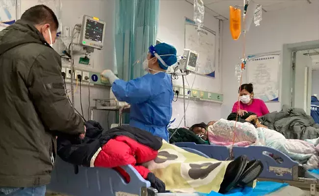 New Variant BF-7: కరోనా వదిలేలా లేదన్నా.. వ్యాధినిరోధకత తక్కువగా ఉన్న వారికి.. New Variant BF-7: కరోనా వదిలేలా లేదన్నా.. వ్యాధినిరోధకత తక్కువగా ఉన్న వారికి..