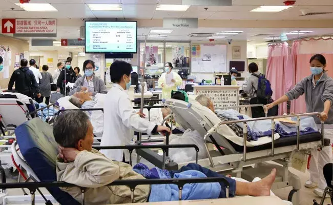 China Hospitals: నూటికి 90 మంది కరోనా బాధితులు.. క్రిక్కిరిసిన చైనా ఆసుపత్రులు