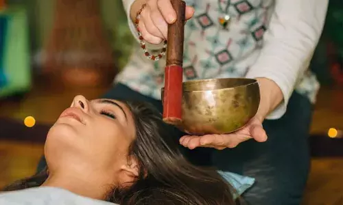 Sound Bath: మానసిక ప్రశాంతతకు మరో ధ్యాన సాధన సౌండ్ బాత్.. ఇంట్లోనే ఈజీగా.. Sound Bath: మానసిక ప్రశాంతతకు మరో ధ్యాన సాధన సౌండ్ బాత్.. ఇంట్లోనే ఈజీగా..