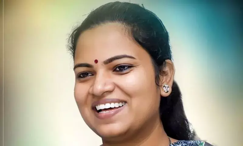 AndhraPradesh: ఏపీ ఆరోగ్య శాఖ మంత్రికి హైకోర్టు నోటీసులు.. గడువులోగా కౌంటర్ వేయకపోతే కష్టమే AndhraPradesh: ఏపీ ఆరోగ్య శాఖ మంత్రికి హైకోర్టు నోటీసులు.. గడువులోగా కౌంటర్ వేయకపోతే కష్టమే