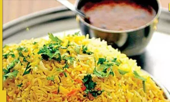MadhyaPradesh: వెజ్ బిర్యానీలో అరాచకం; రెస్టారెంట్ ఓనర్ పై కేసు MadhyaPradesh: వెజ్ బిర్యానీలో అరాచకం; రెస్టారెంట్ ఓనర్ పై కేసు