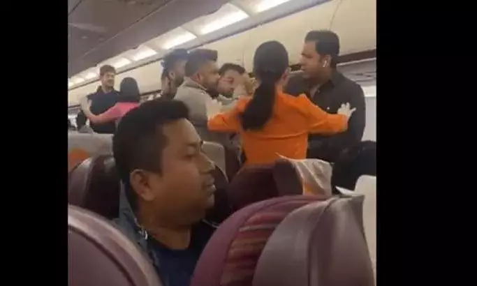 Aviation: ఫ్లైట్ లో ఫైట్.. పౌర వైమానిక భద్రతా దళం సీరియెస్