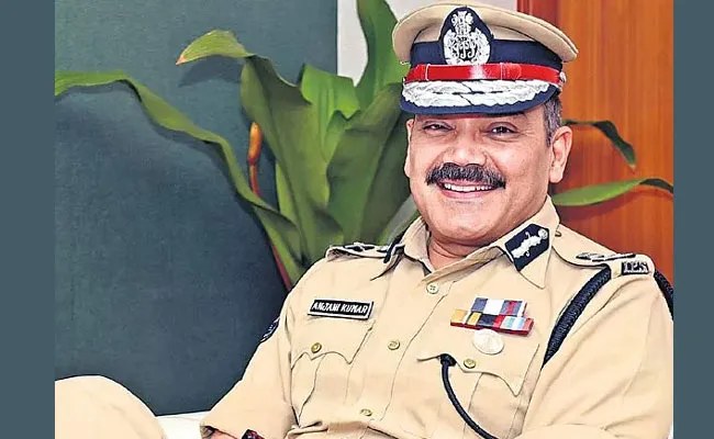 Hyderabad: నగరానికి కొత్త పోలీస్ బాస్.. డీజీపీగా అంజనీ కుమార్ Hyderabad: నగరానికి కొత్త పోలీస్ బాస్.. డీజీపీగా అంజనీ కుమార్
